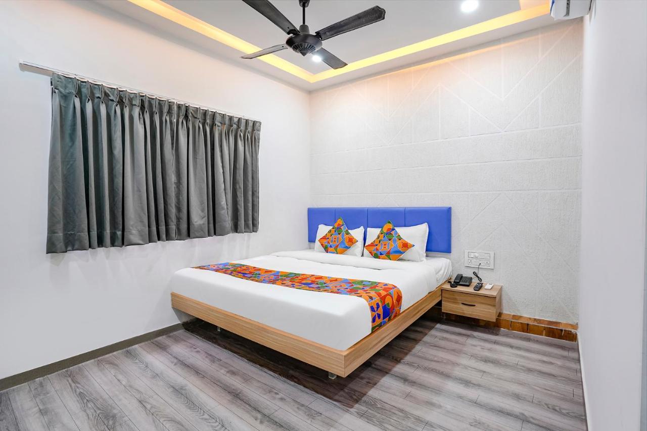 Fabhotel Vrundavan, Athwa Bhatha Exterior foto